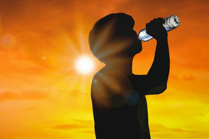 Kavurucu sıcaklık devam ediyor: Doğu'da fırtına alarmı