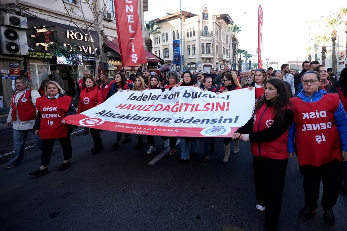 İzmir'de işçilerin grevi devam ediyor