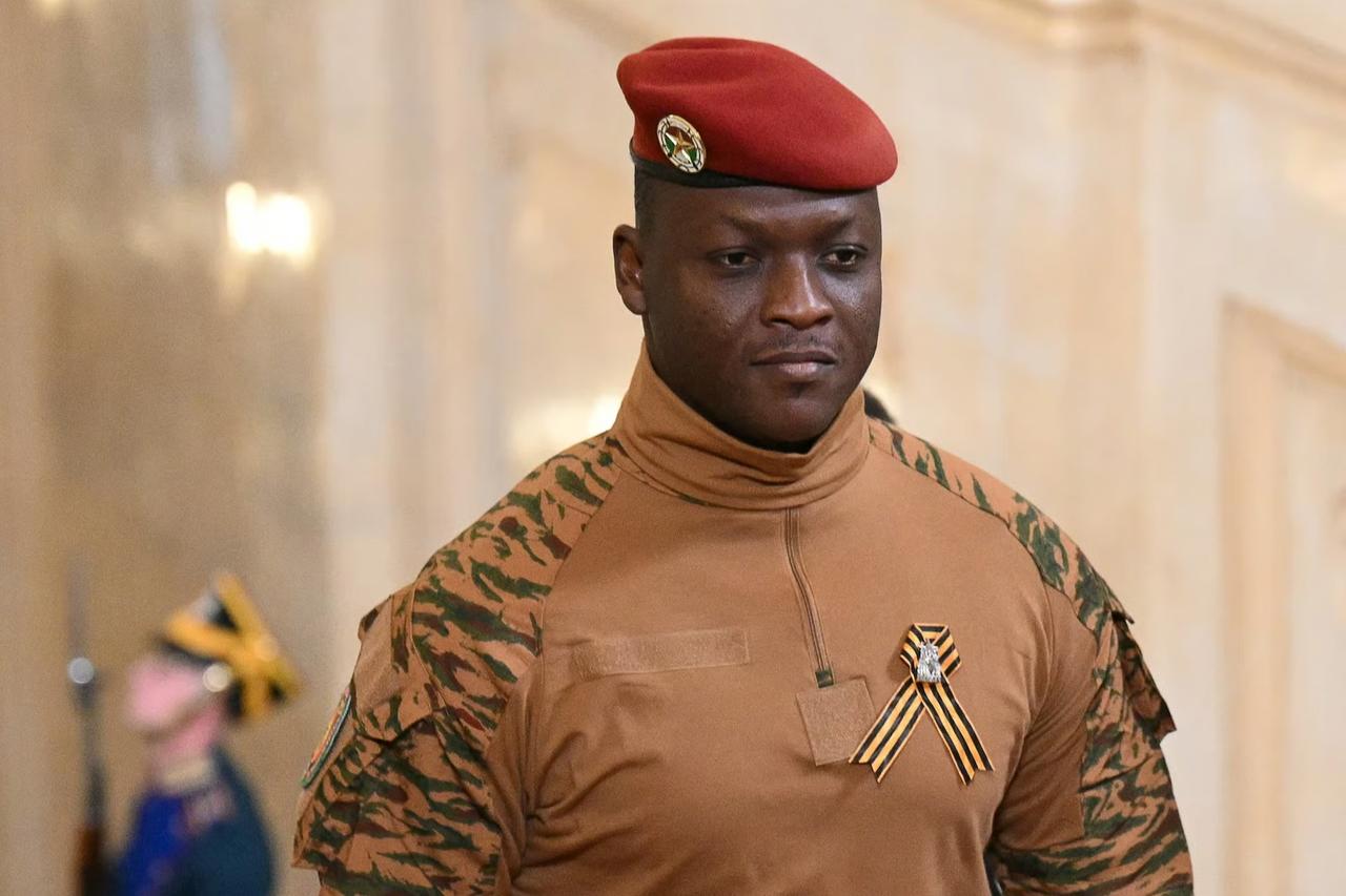 Burkina Faso lideri Traore'den demokrasi çıkışı