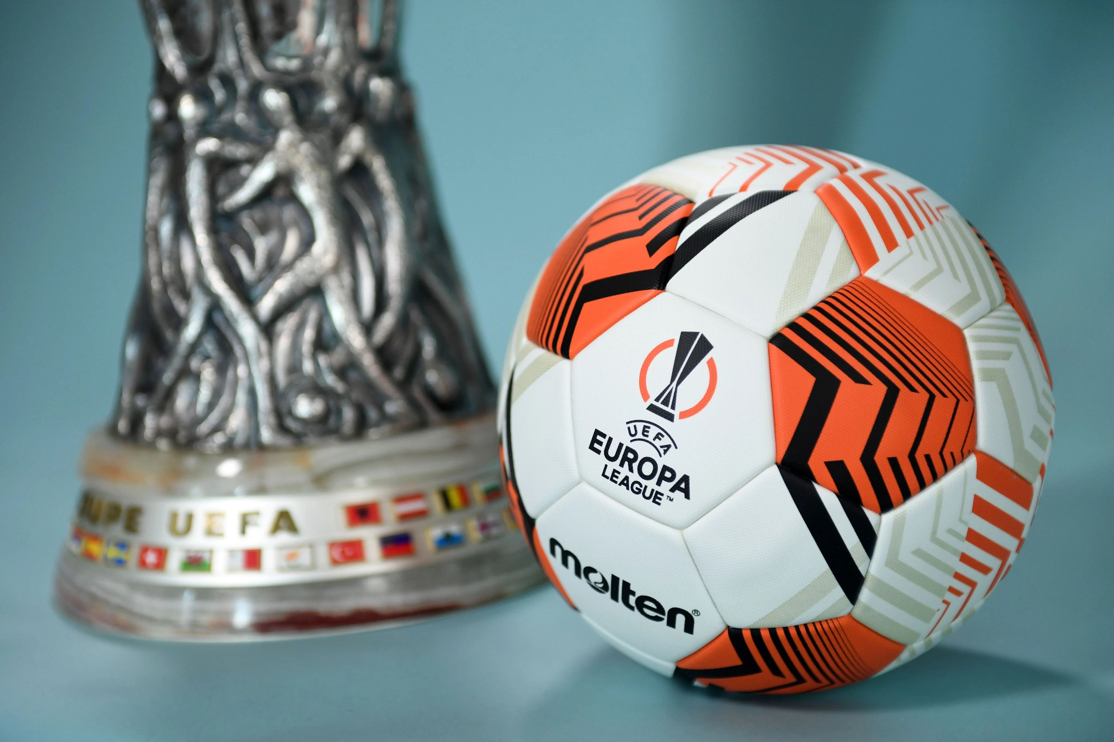 UEFA Avrupa Ligi'nde ilk eleme turu rövanşları başlıyor: Arda Turan'lı Shakhtar Donetsk, Beşiktaş'ın rakibi olmak için ter dökecek