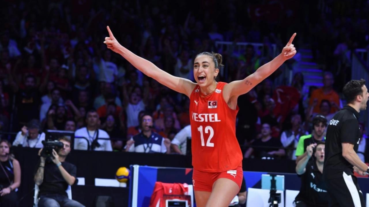 Elif Şahin kaç yaşında
