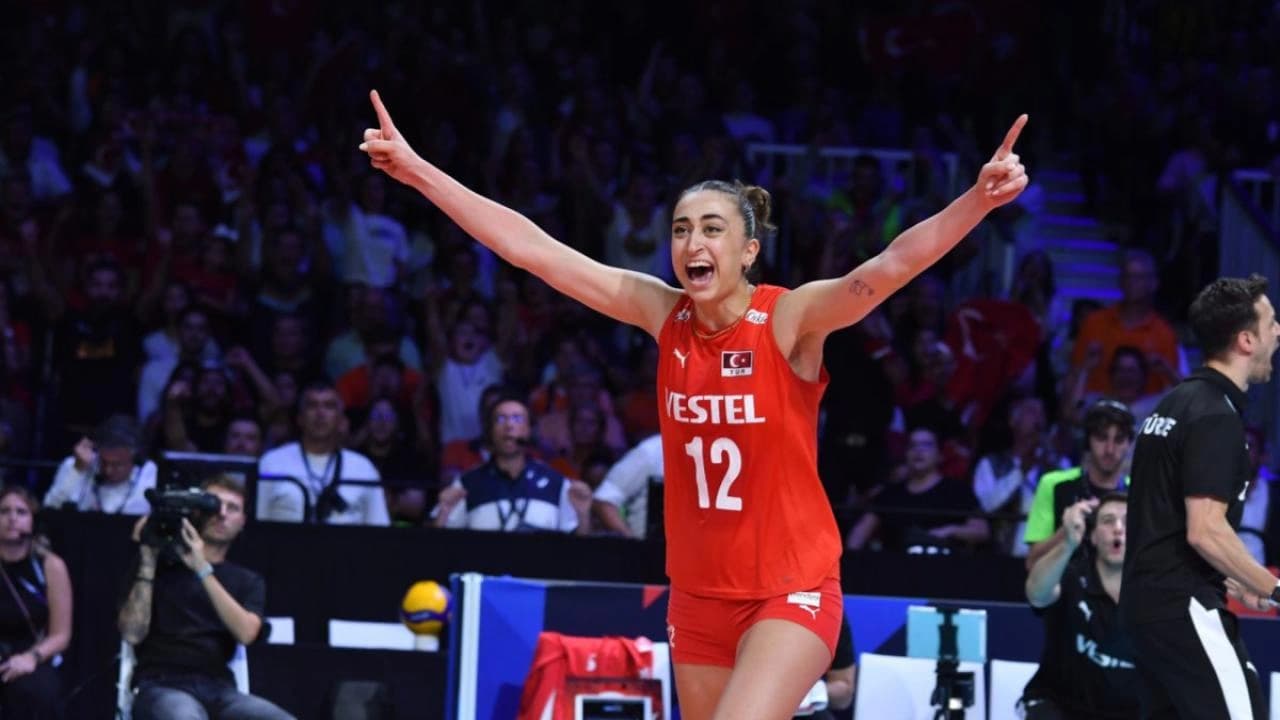 Elif Şahin kaç yaşında