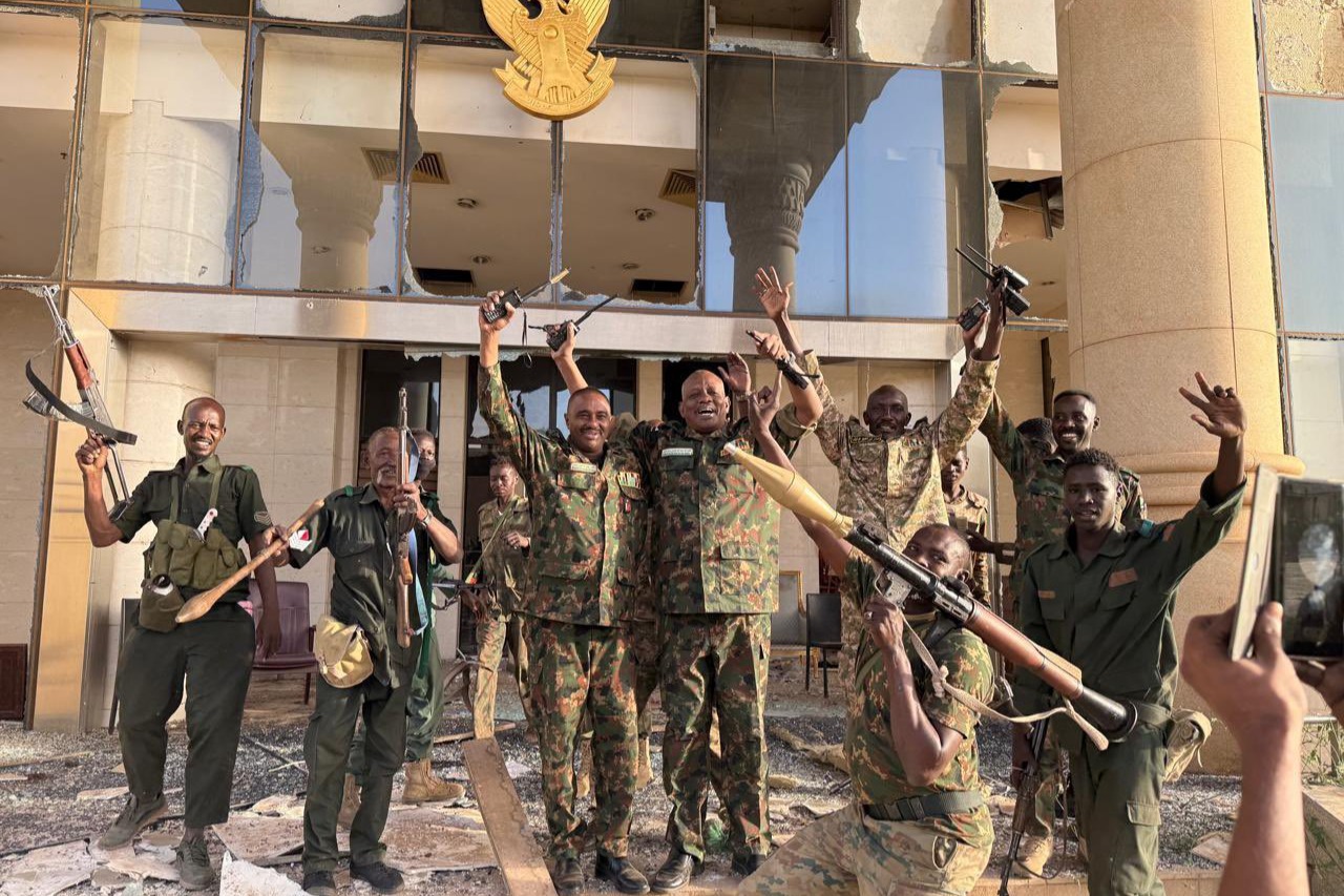 Sudan ordusu Hartum’da kritik noktalarda kontrolü sağladı