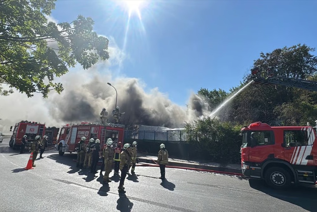 Pendik'te İSKİ'ye ait arıtma tesisinde yangın çıktı