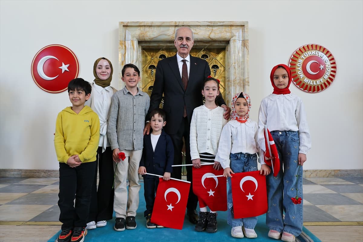 Gazi Meclis’te çocukların günü: "Savaş, korku ve gözyaşı istemiyoruz"