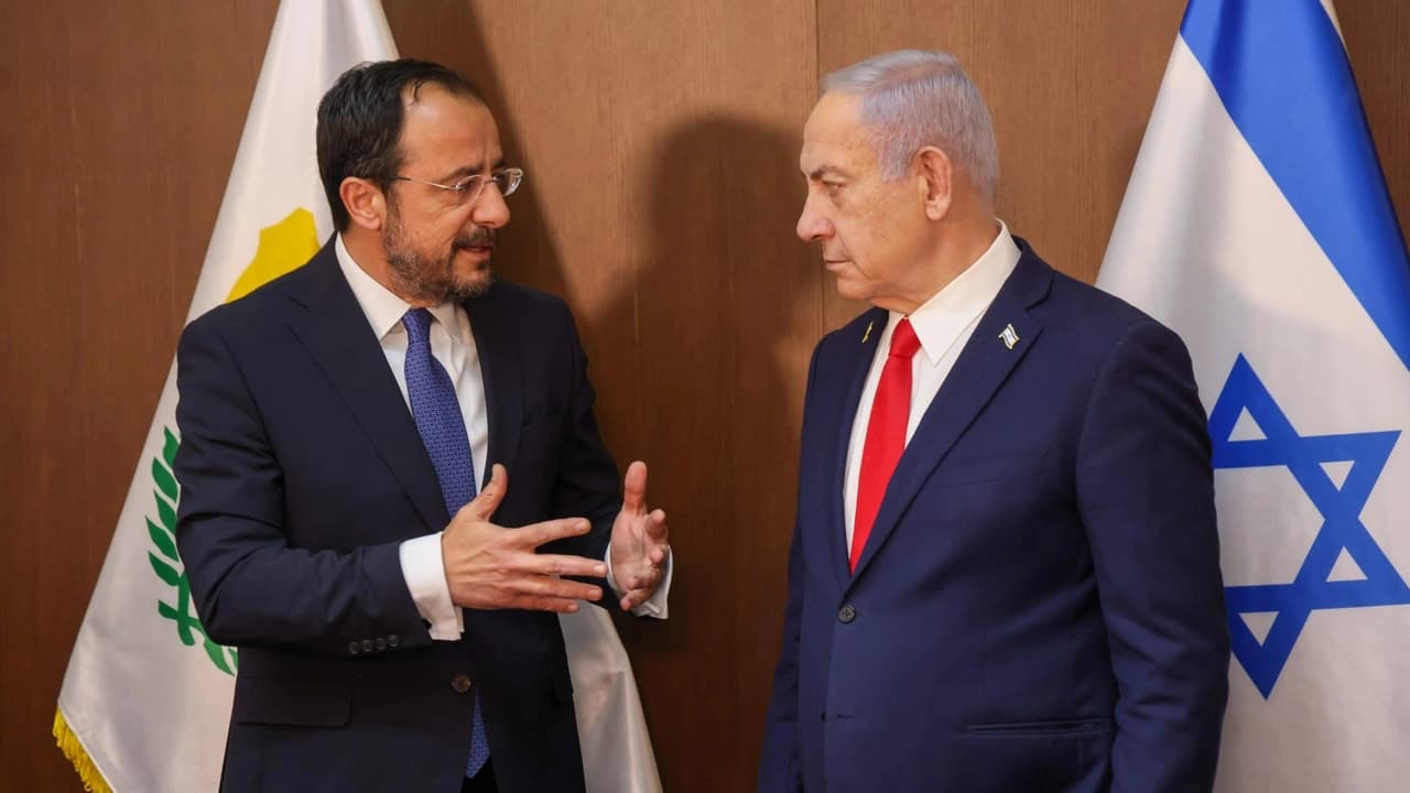 Rum basını itiraf etti: Netanyahu’nun kaybetmesi Hristodulidis için büyük risk