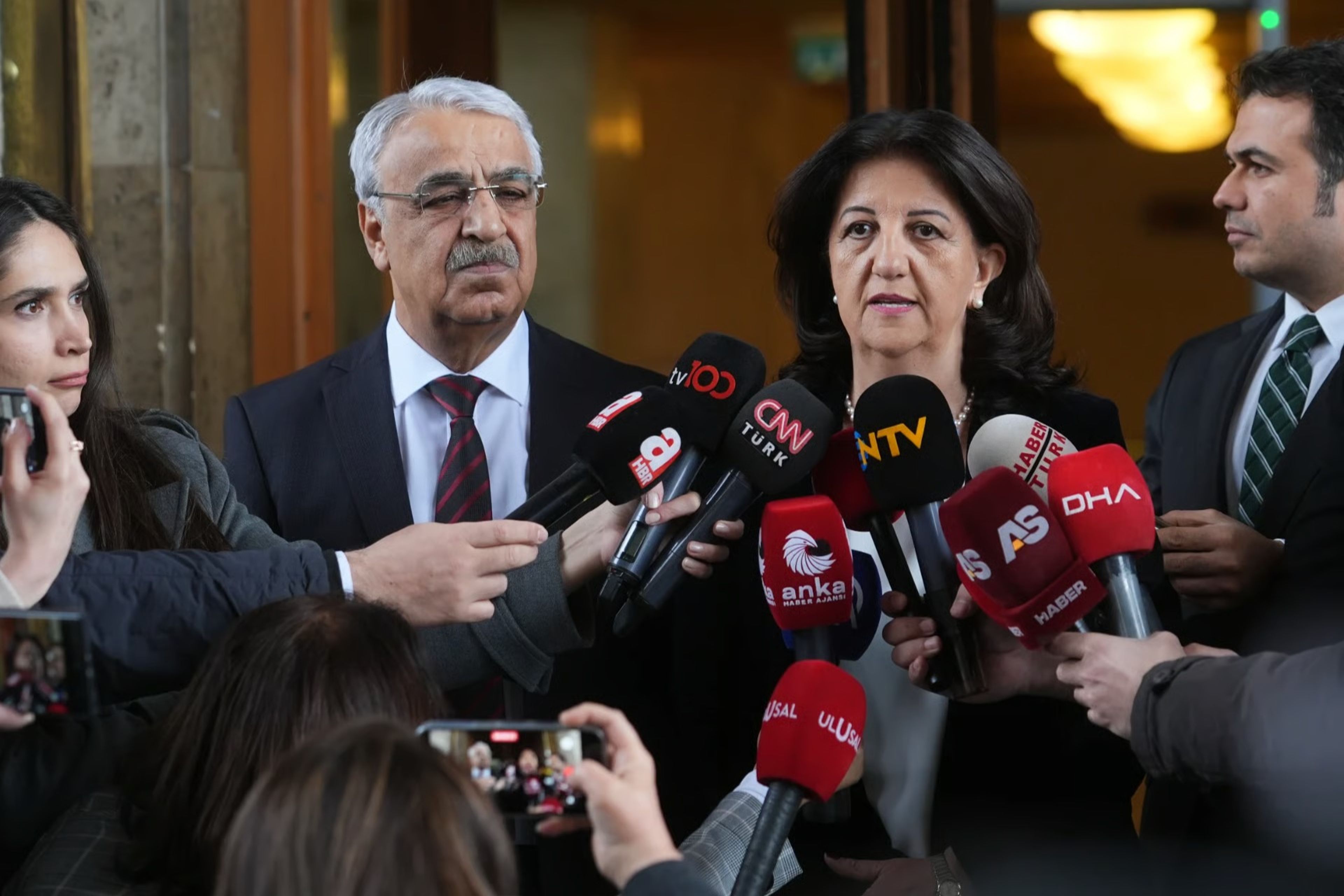 Yeni Bakanlara ilk ziyaret: İmralı heyeti Çiftçi ve Gürlek ile görüşecek