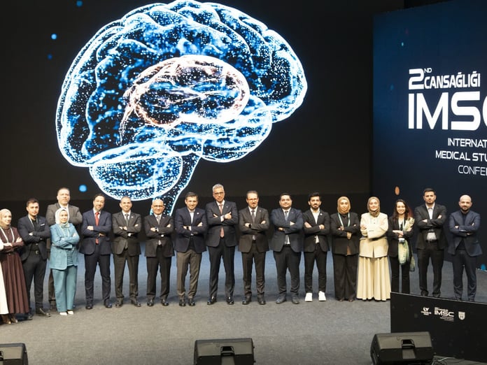Cansağlığı Uluslararası Tıp Öğrenci Kongresi "Beyin" temasıyla başladı