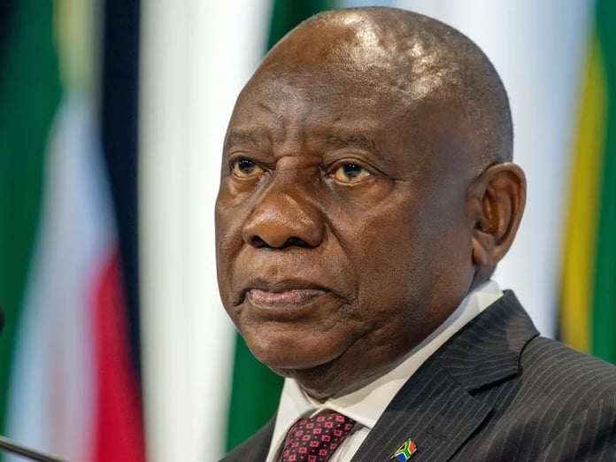 Güney Afrika Devlet Başkanı Ramaphosa hakkında azil soruşturması yeniden açılıyor