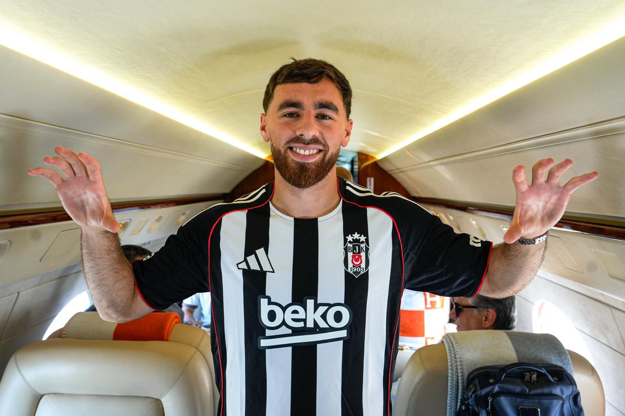 Galatasaray, rekor transferle savunmayı güçlendirdi: İşte Wilfried Singo transferinin detayları