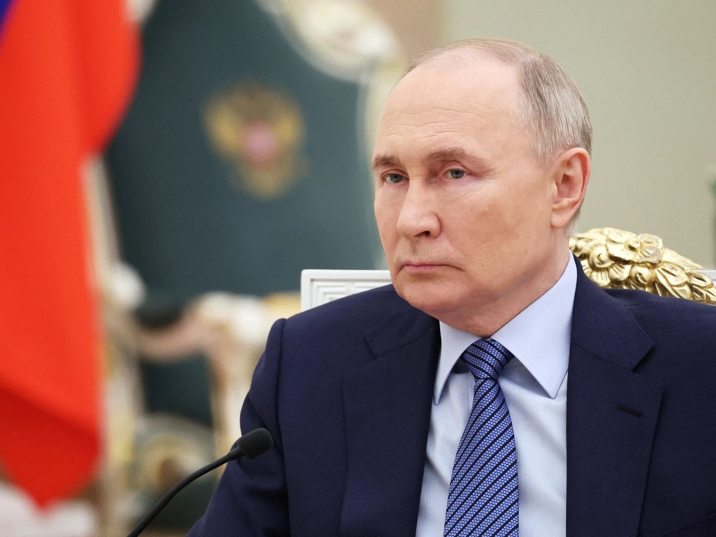 Rusya'da halkın Putin'e duyduğu güven geriledi