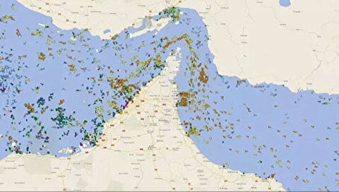 Hürmüz Boğazı'nda bir gemi trafiği günü