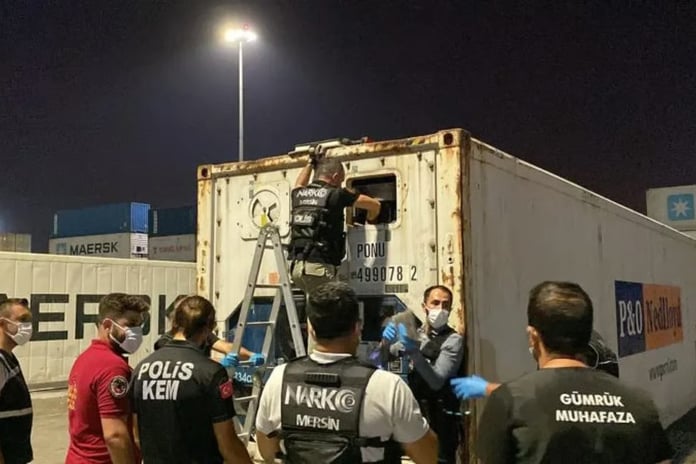 Mersin Limanı'nda operasyon! Fıstık konteynerinden kilolarca kokain çıktı 