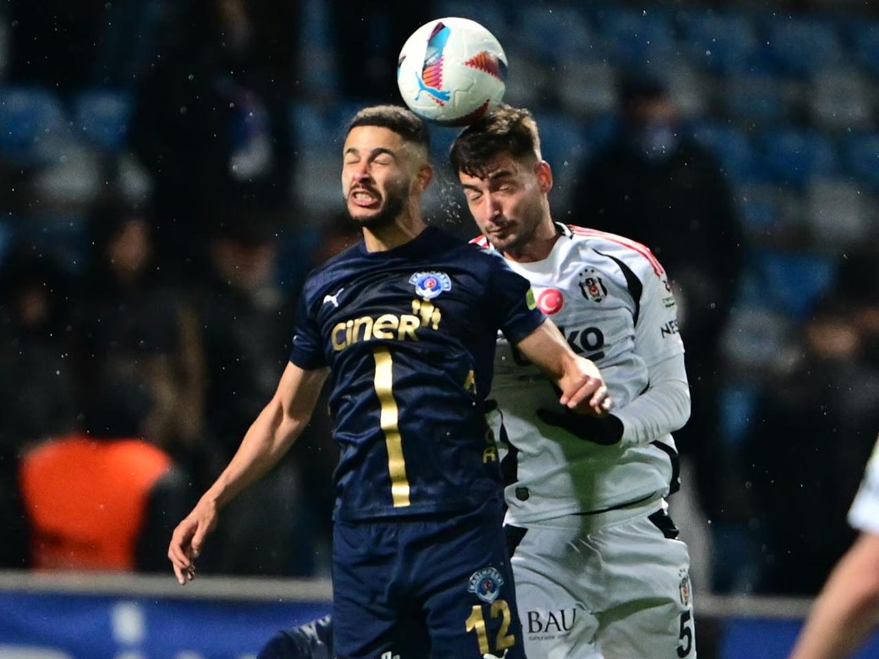 Beşiktaş, derbi öncesi Kasımpaşa deplasmanında