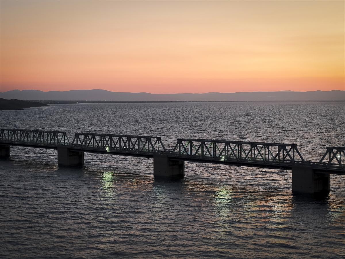 Türkiye'nin en uzun demir yolu köprüsü: Fırat Demir Yolu Köprüsü 40 yaşında