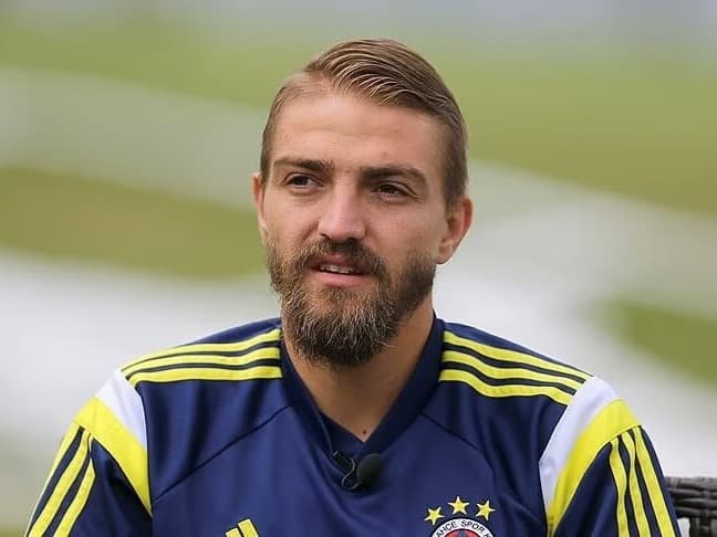 Caner Erkin futbolu bıraktı! Veda mesajı gündem oldu