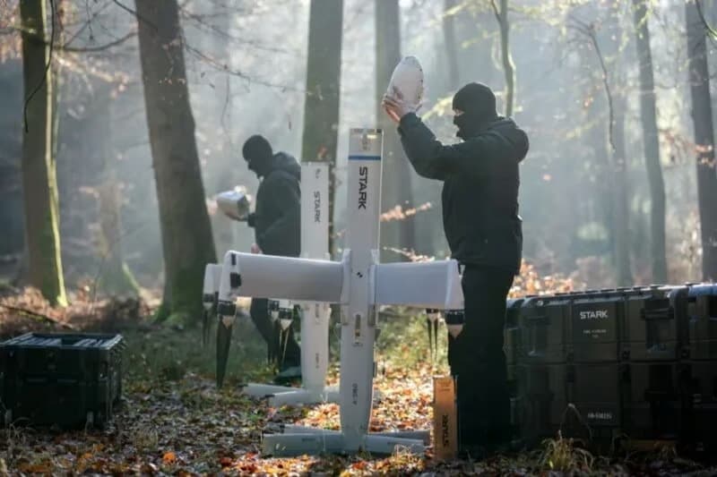 Almanya drone sürülerini sahada test etti