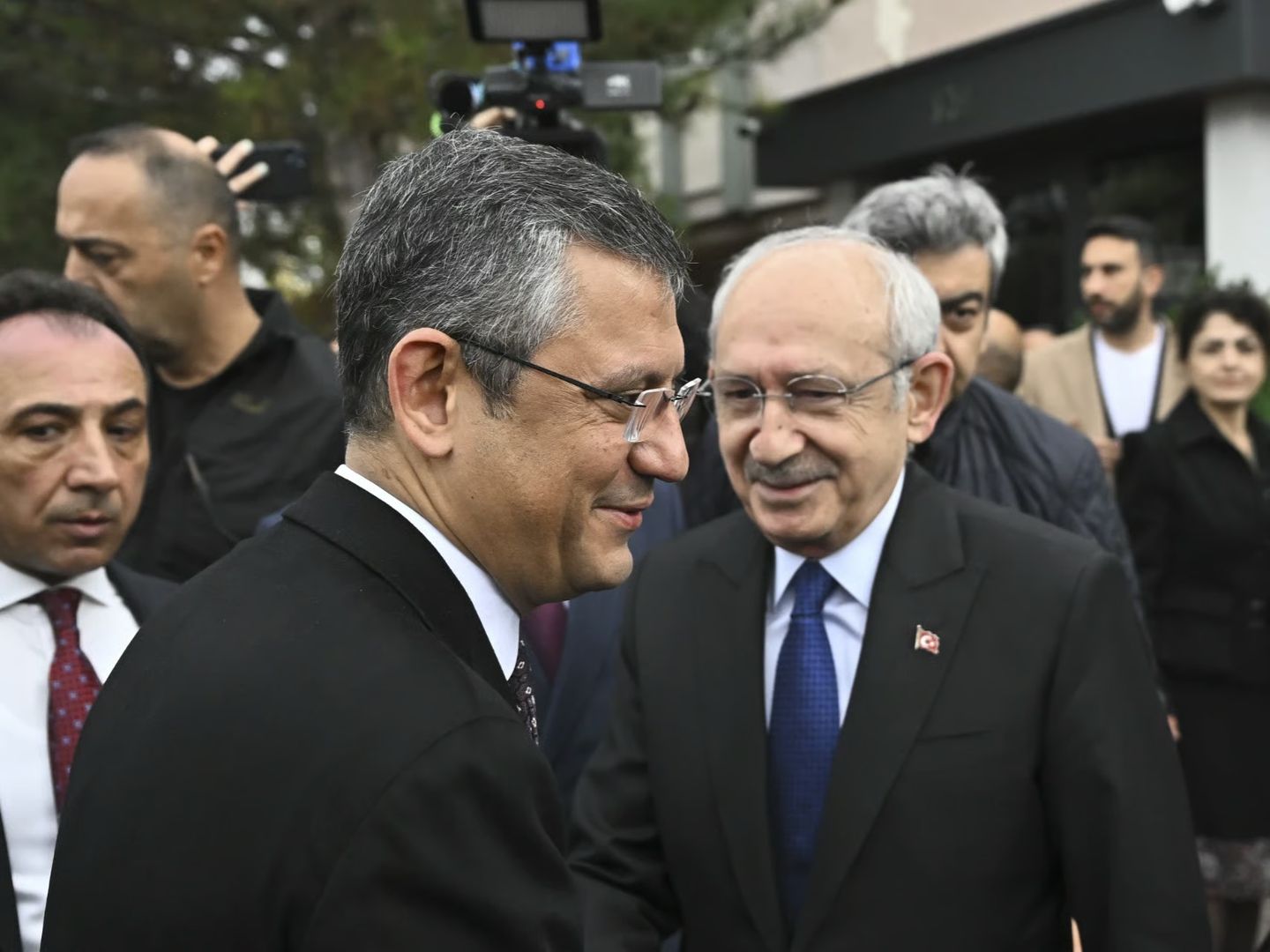 Son dakika... Kemal Kılıçdaroğlu, Özgür Özel'e niyetini iletti: En uygun zamanda...