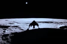 Ay toprağıyla oksijen ve yakıt üretme teknolojisi geliştirildi