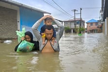 Sumatra Adası'ndaki sel felaketinde ölü sayısı 79'a yükseldi