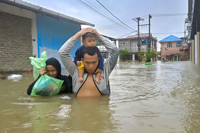 Sumatra Adası'ndaki sel felaketinde ölü sayısı 79'a yükseldi