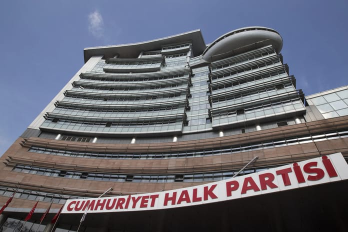 Binlerce aile mağdur: CHP kentsel dönüşümü durdurdu