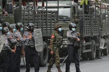 Myanmar'da 4,5 yıl sonra OHAL kaldırıldı