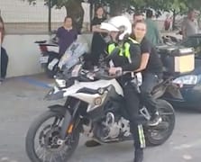 Sınava geç kalan öğrencilerin imdadına trafik polisleri yetişti