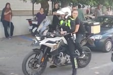 Sınava geç kalan öğrencilerin imdadına trafik polisleri yetişti