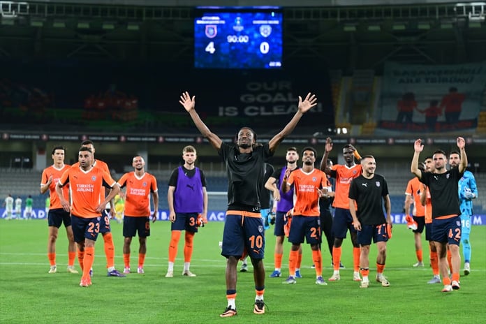 Başakşehir, Cherno More'yi farklı geçerek Konferans Ligi'nde turladı: Yeni transferler sahnede