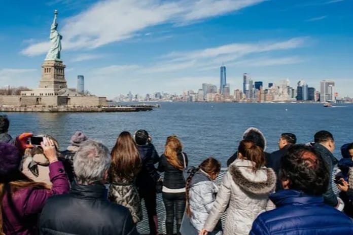 ABD'ye gitmek isteyen sosyal medya geçmişini paylaşacak