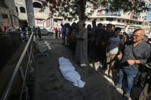 İsrail Gazze'de yardım bekleyen  saldırdı 