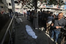 İsrail Gazze'de yardım bekleyen  saldırdı 