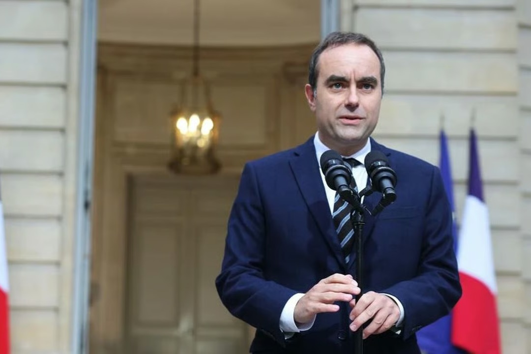 Lecornu Government Survives Two Confidence Votes in France