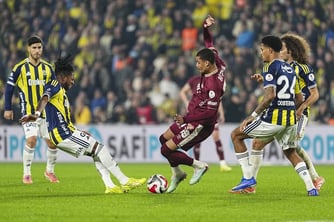 Fenerbahçe evinde takıldı