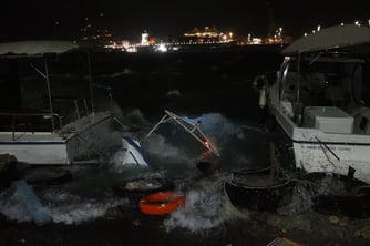 Hatay'da fırtına hayatı olumsuz etkiledi