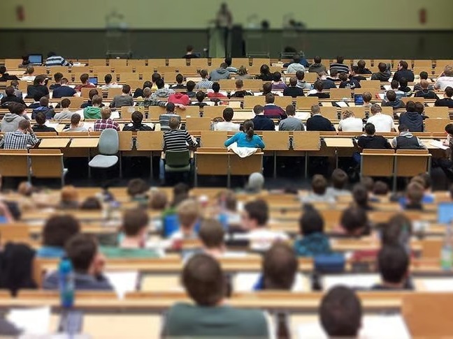 Üniversitelerde 'yerine imza' devri tarihe karışıyor 