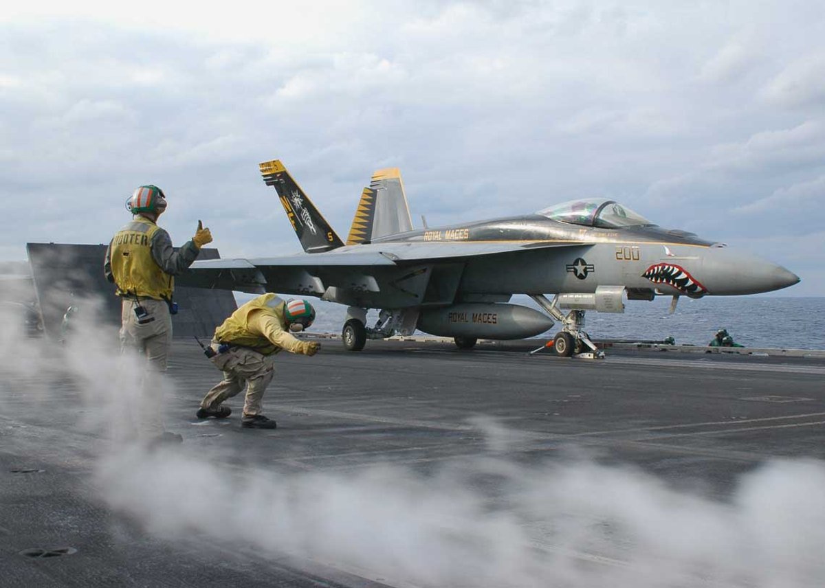 F/A-18 savaş uçağı