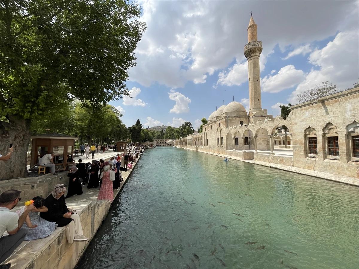 Balıklıgöl'e yoğun rağbet sürüyor