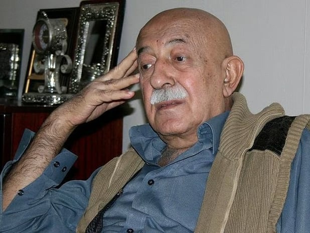 Modern şiirin usta şairi: Erdem Bayazıt