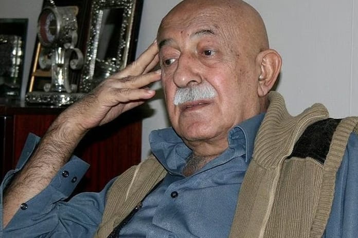 Modern şiirin usta şairi: Erdem Bayazıt