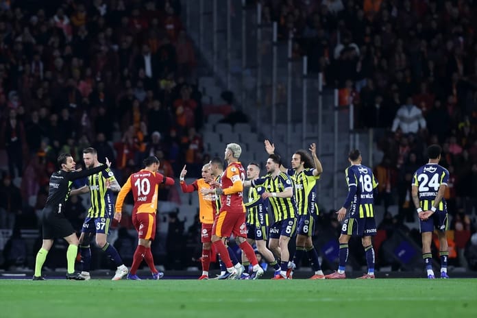 Oyuncu hamleleri ve maç sonu