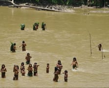 Dünyanın en izole kabilelerinden Mashco Piro dış dünyayla temas etti