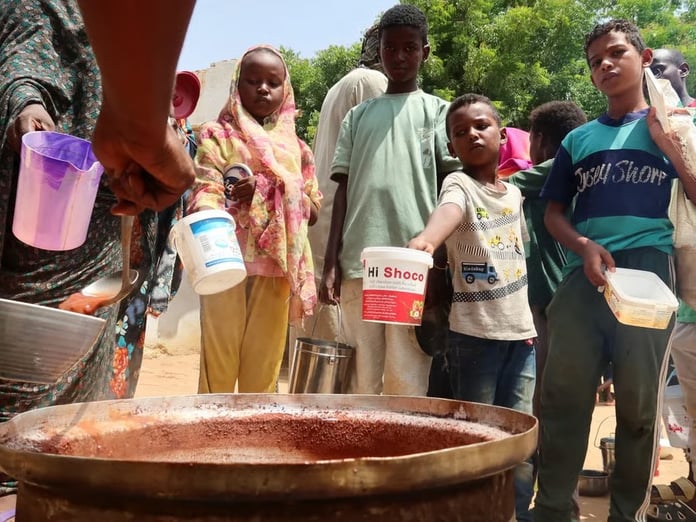 Soykırımın devam ettiği Sudan'da 375 bin kişi açlıktan ölümün eşiğinde