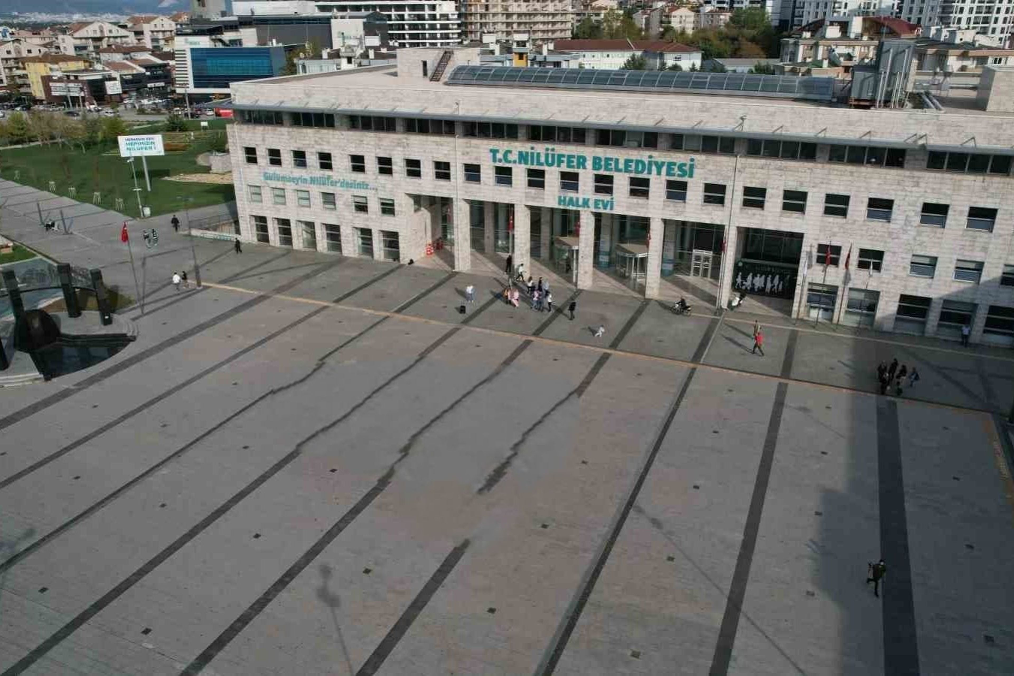 CHP'de danışman skandalı: Maaşı belediye ödedi