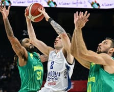 Basketbol Süper Ligi'nde yeni sezon başladı: Anadolu Efes, Esenler Erokspor'u mağlup etti