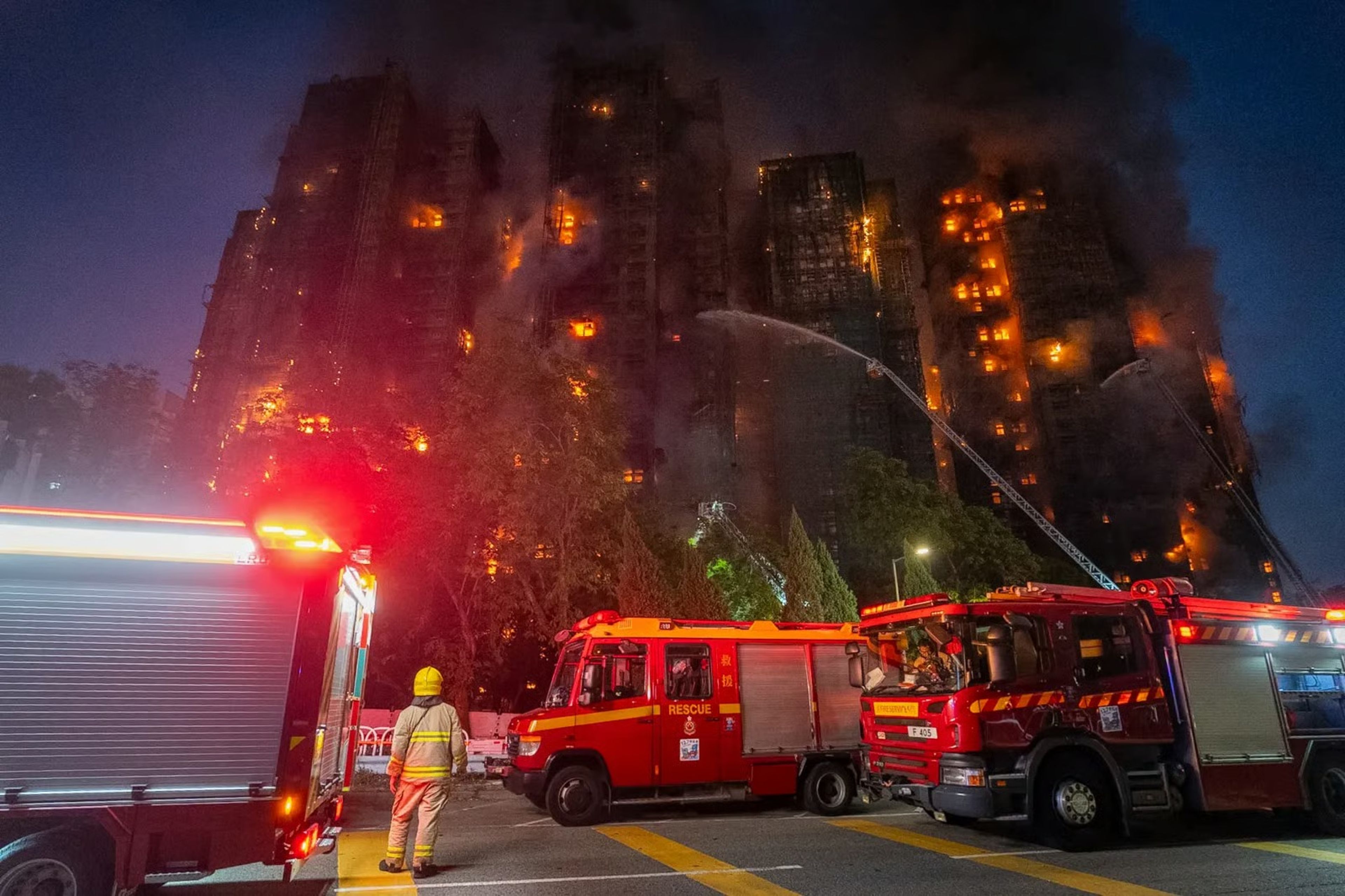 Hong Kong TAI PO yangınında hayatını kaybedenler için 3 gün yas ilan etti