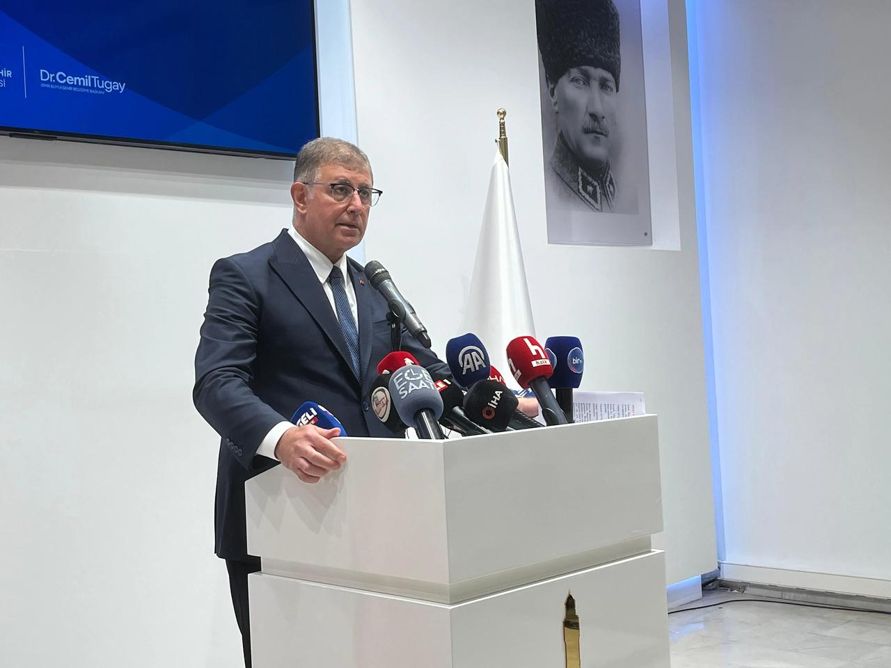Cemil Tugay işçileri kovup sendikayı suçladı