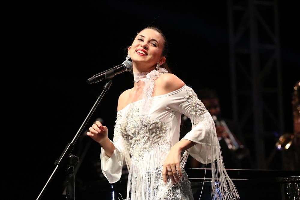 Karsu Türkiye turnesine çıkıyor