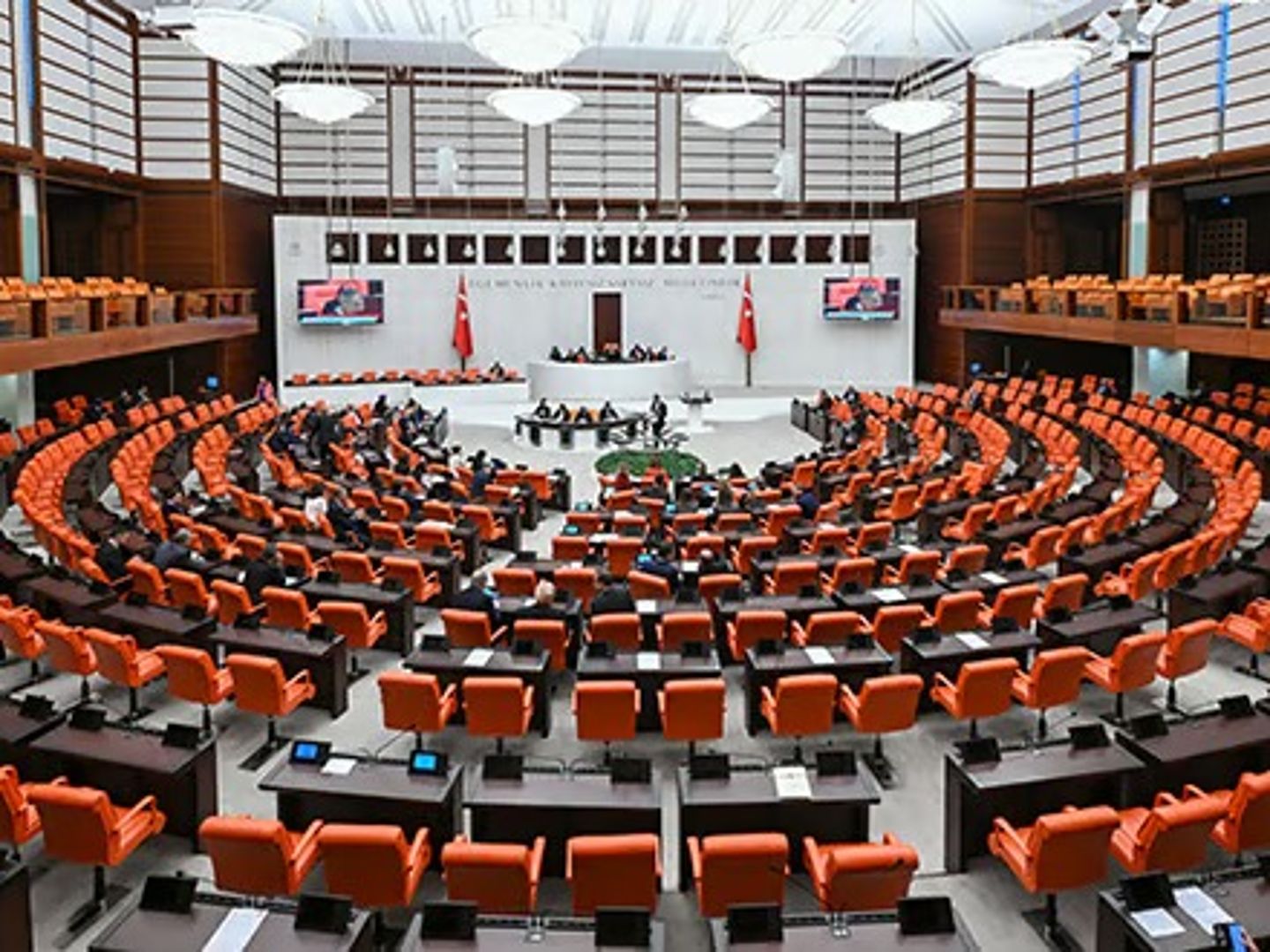 Meclis gündeminde haftanın başlıkları: KHK değişiklikleri, HSK seçimi ve Kartalkaya yangını